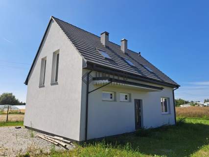 Dom wolnostojący z dużym ogrodem w Mirkowie