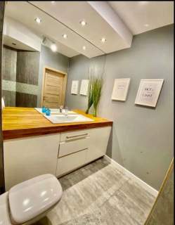Apartament przy metrze
