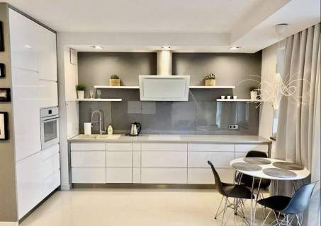 Apartament przy metrze