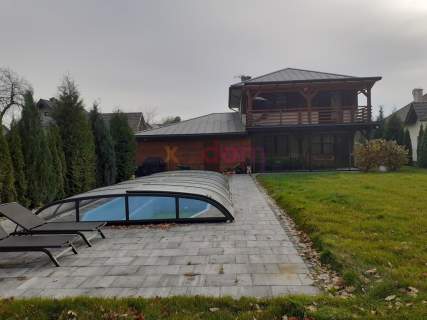 Komfortowy dom z basenem w Kielcach.