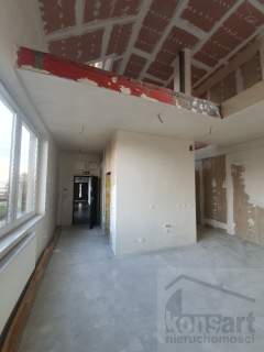 Lokal biurowy z dwoma balkonami w Dąbiu