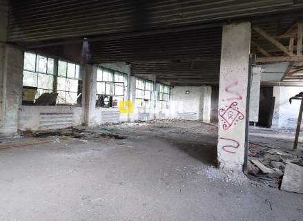 Działka komercyjna na sprzedaż