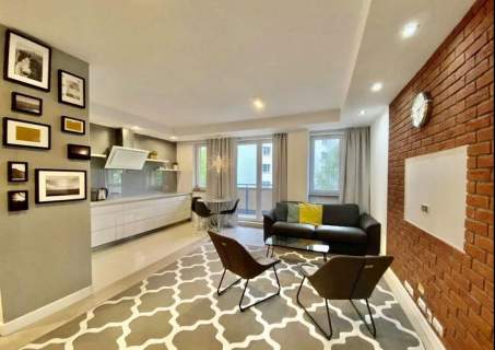 Apartament przy metrze