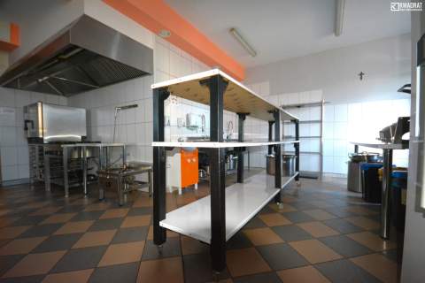 Lokal 70 m2 przystosowany pod gastronomię.