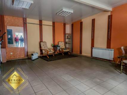 Konopiska / dwie hale / wysokość ok. 4 m