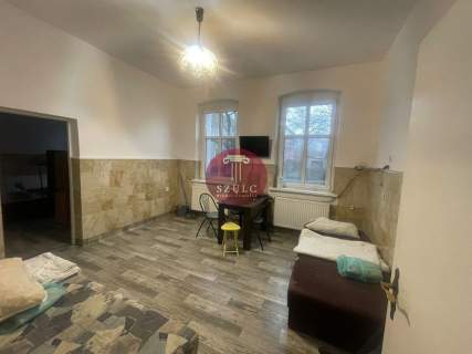 Lokal w centrum z miejscami parkingowymi
