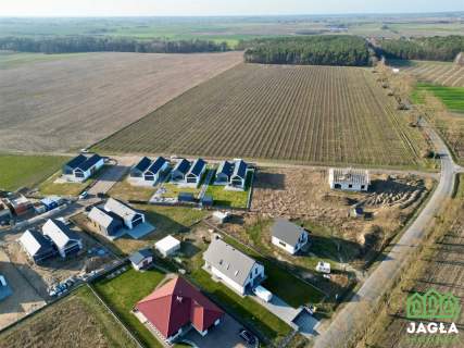 Piękna działka w Mochlu 928 m2