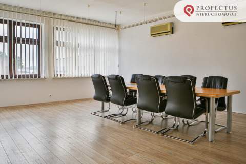 Obiekt 3300 m2 hale biura działka 2 ha suwnica S6