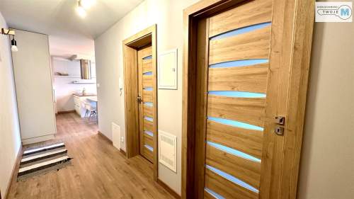 3 Pokoje w apartamentowcu z dużym tarasem.