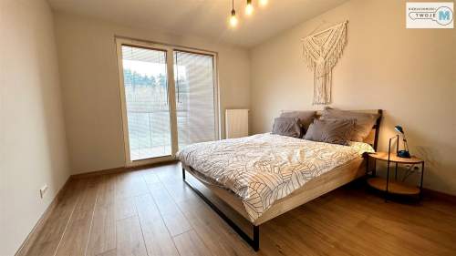 3 Pokoje w apartamentowcu z dużym tarasem.
