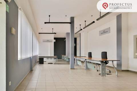 Obiekt 3300 m2 hale biura działka 2 ha suwnica S6
