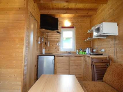 Działka budowlana z domkami