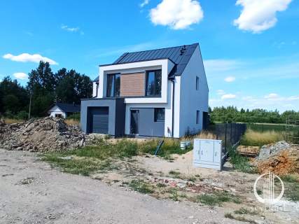 Nowy wybudowany dom pod Łodzią