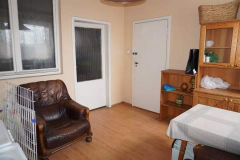 BUDYNEK W CENTRUM MUROWANEJ GOŚLINY