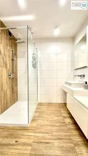 3 Pokoje w apartamentowcu z dużym tarasem.