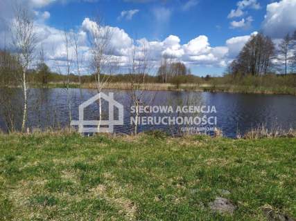 działka między lasem a jeziorem Jałowu