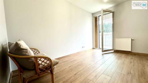 3 Pokoje w apartamentowcu z dużym tarasem.