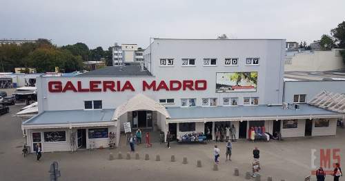 Lokal usługowy w hali MADRO. Powieszchnia 55,39 m.