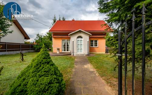 Dom na sprzedaż w Grabówce, blisko lasu