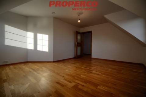 Dom 6 pokoi, 279,80m2, Stopnica.