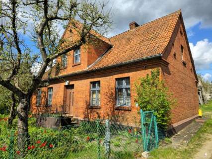 Dajtki - piękny dom z czerwonej cegły