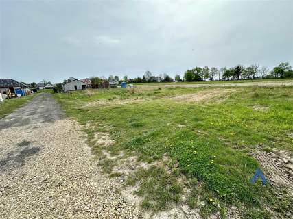 900m2,PROSTOKĄT, 1KM OD TYCHÓW, WYRY, UL. MALINOWA