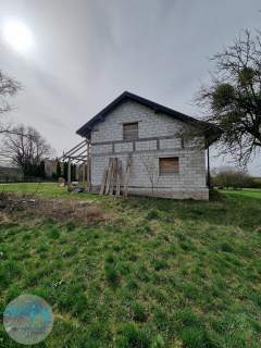 Wynajmę lub sprzedam dom wolnostojący z dużą działką. Droga asfal