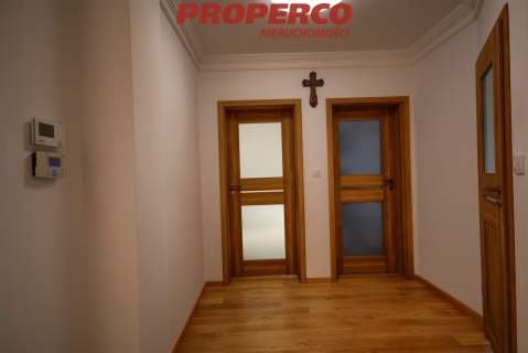 Dom 6 pokoi, 279,80m2, Stopnica.
