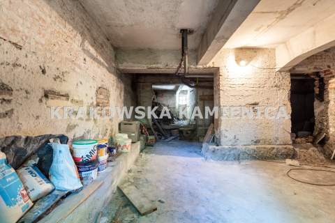 SUTERENA Z OPCJĄ PODZIAŁU NA 3 LOKALE - 87 M2
