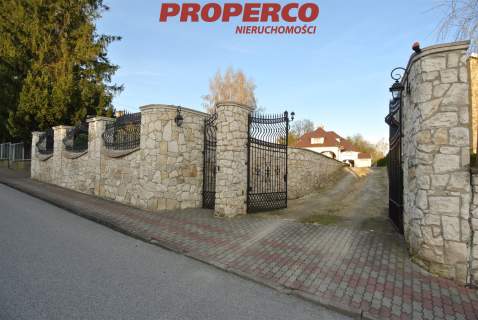 Dom 6 pokoi, 279,80m2, Stopnica.