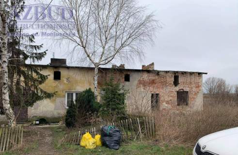 bezpośrednio nad jeziorem