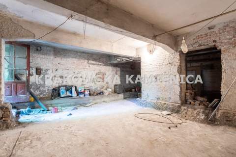 SUTERENA Z OPCJĄ PODZIAŁU NA 3 LOKALE - 87 M2