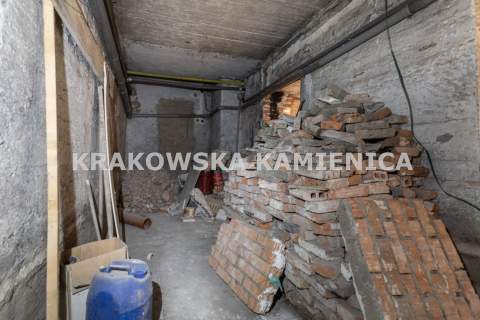 SUTERENA Z OPCJĄ PODZIAŁU NA 3 LOKALE - 87 M2