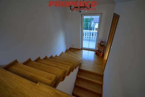 Dom 6 pokoi, 279,80m2, Stopnica.