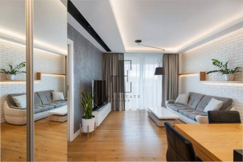 Dwa pokoje / 18 m2 balkon /Luksusowe
