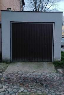 Saska Kępa - wolnostojący garaz do sprzedania