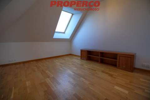 Dom 6 pokoi, 279,80m2, Stopnica.