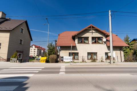 Bochnia- centrum- budynek mieszkalny i usłudowy na działce