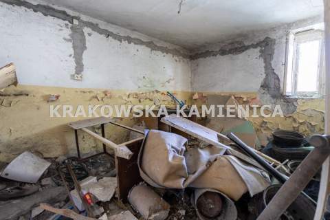 SUTERENA Z OPCJĄ PODZIAŁU NA 3 LOKALE - 87 M2