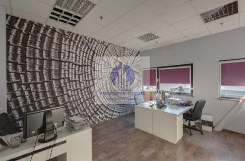 Włochy biuro 360 m2