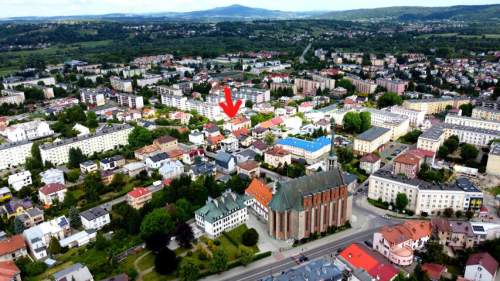 OKAZAŁA KAMIENICA W ŚCISŁYM CENTRUM JASŁA, UL. UJEJSKIEGO