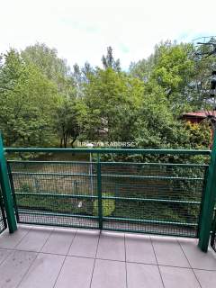 Tramwaj - pętla Kurdwanów, balkon, cicho i zielono