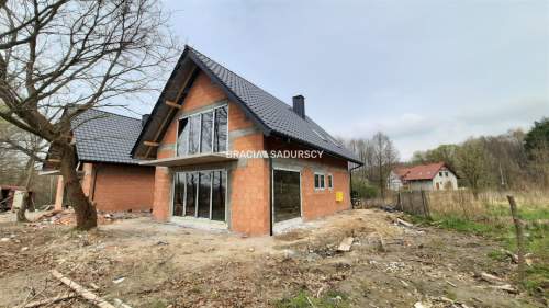 Atrakcyjny dom wolnostojący - Dąbrowa Szlachecka