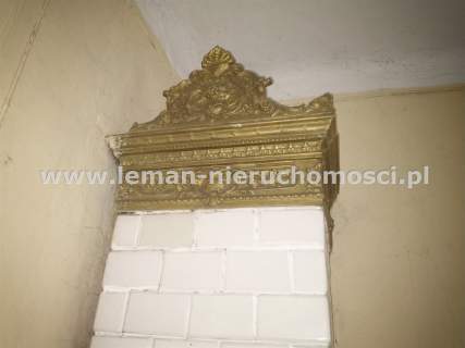 Parterowy dom - zabytek, z dużą działką w centrum