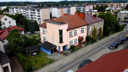 OKAZAŁA KAMIENICA W ŚCISŁYM CENTRUM JASŁA, UL. UJEJSKIEGO