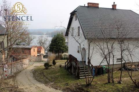 Piękny dom na sprzedaż z widokiem na jezioro Chmielno