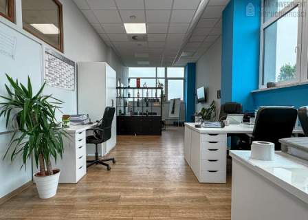 47,5m2 klima parking winda dobry dojazd