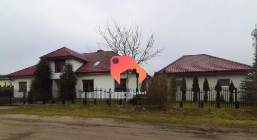 PIĘKNY DOM Z CZĘŚCIĄ USŁUGOWO-HANDLOWĄ CIELE