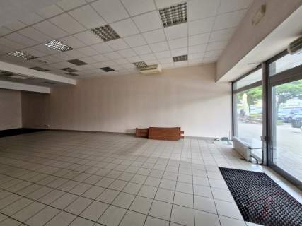 Lokal usługowy w ruchliwym miejscu - Helios