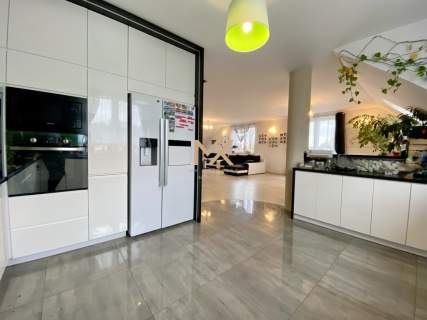 DOM WOLNOSTOJĄCY/ OK. 300 M2/ PARTER POD USŁUGI 